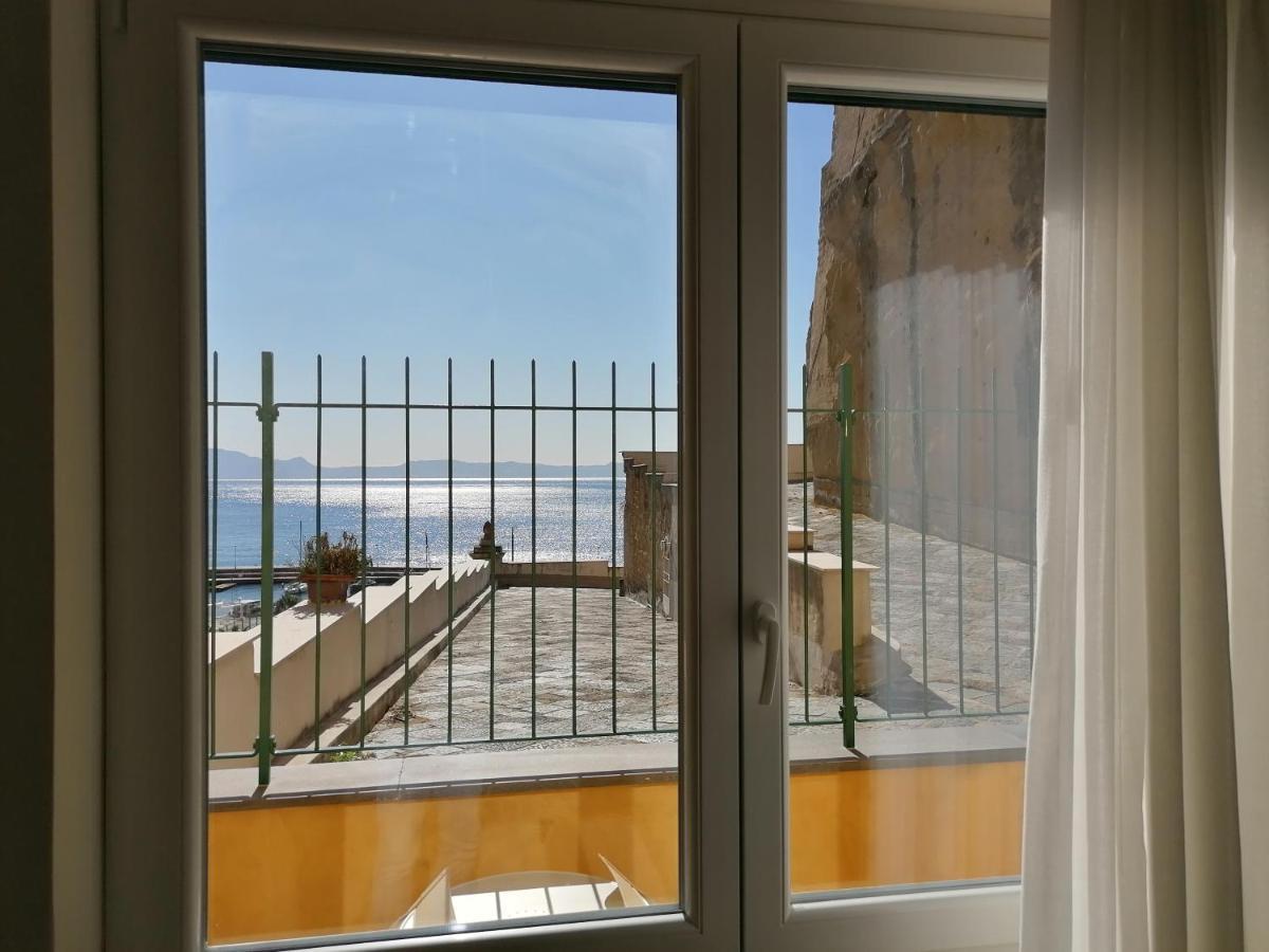 Napoli D'Amare B&B エクステリア 写真